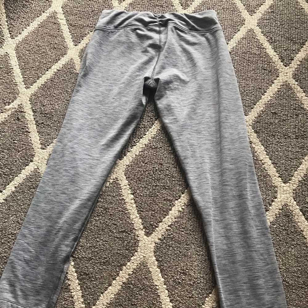 Calvin Klein Performance Cropped Legging - Picture 3 of 5